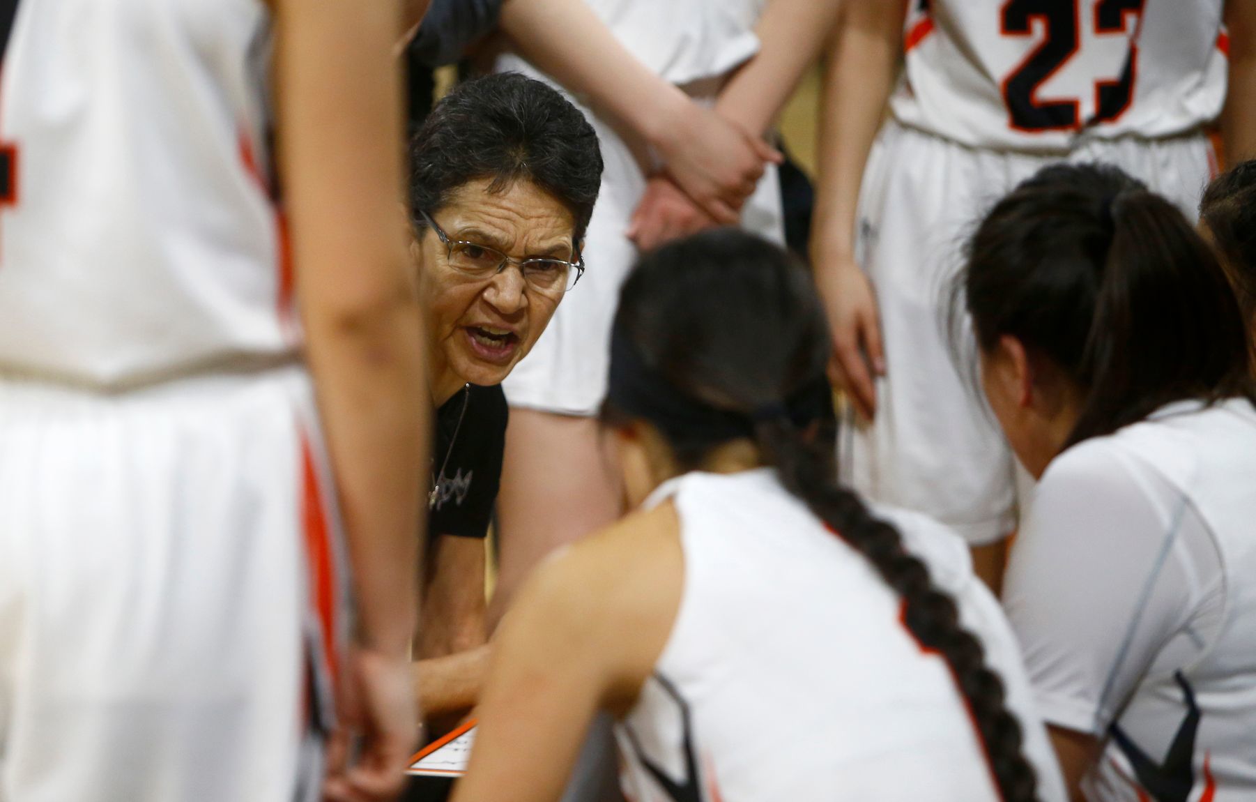 Hardin holds on to beat Billings Central, 44-41